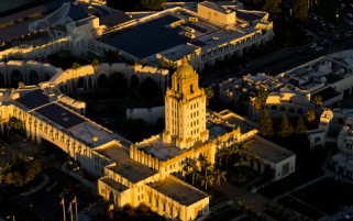 Beverly Hills City Hall Aerial View Sunset - Los Angeles Stock Photos